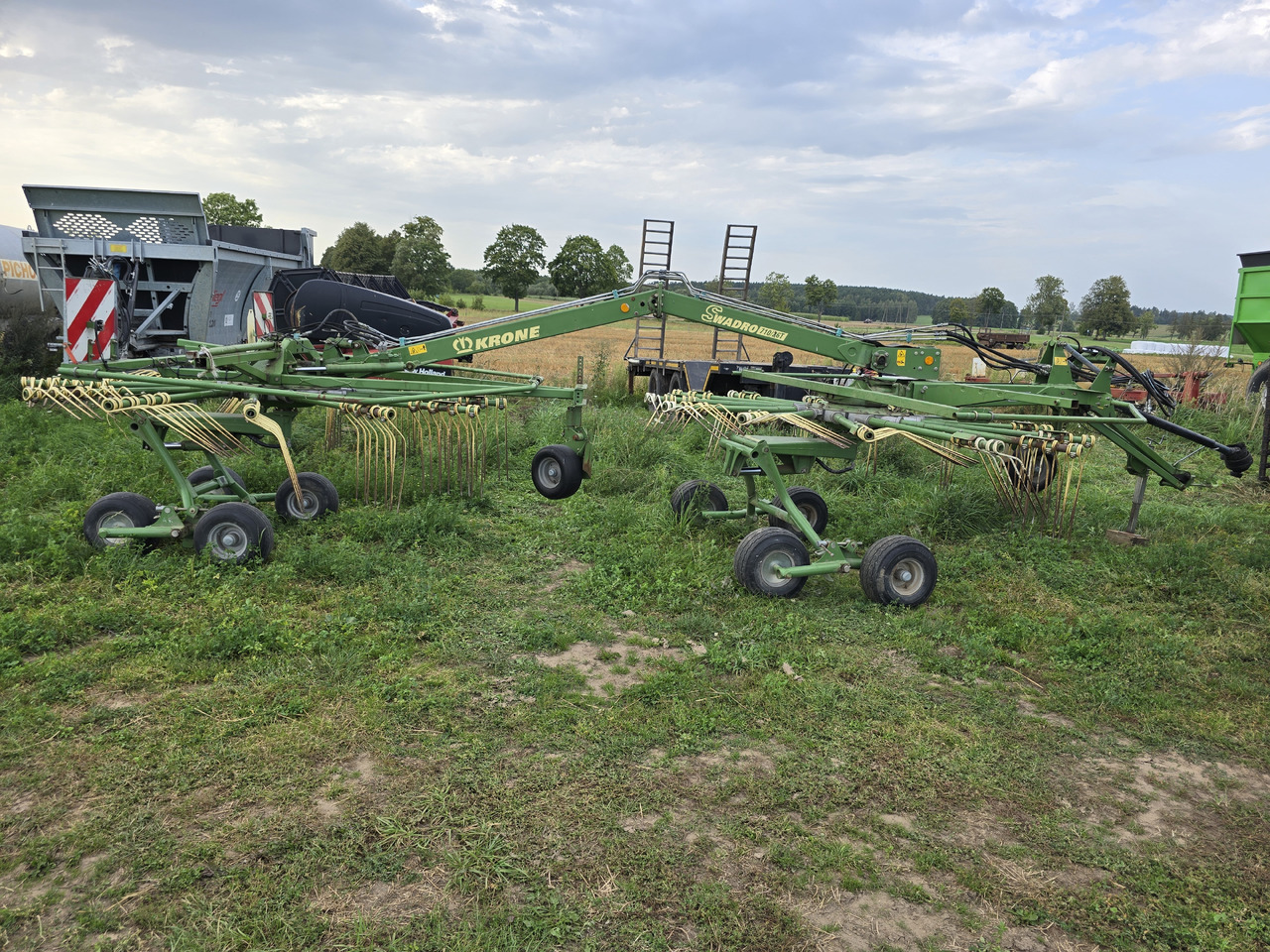 آلة تيبيس العشب/ آلة جمع العشب krone Swadro 710/26T: صورة 6