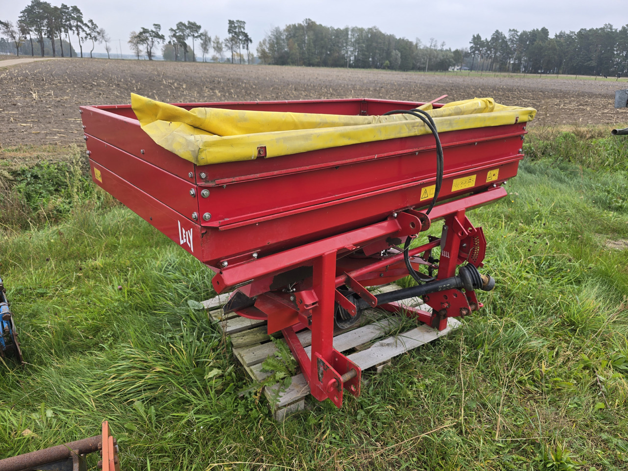 Lely SE 1500 Fertiliner - آلة رش السماد: صورة 1 Lely SE 1500 Fertiliner - آلة رش السماد: صورة 1