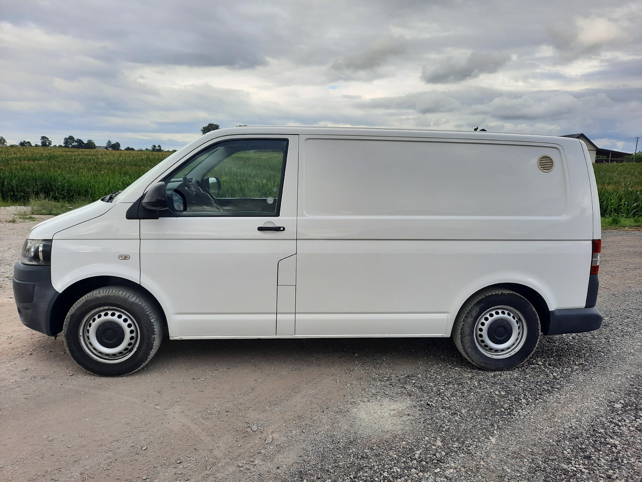 Volkswagen Transporter - سيارة: صورة 3 Volkswagen Transporter - سيارة: صورة 3