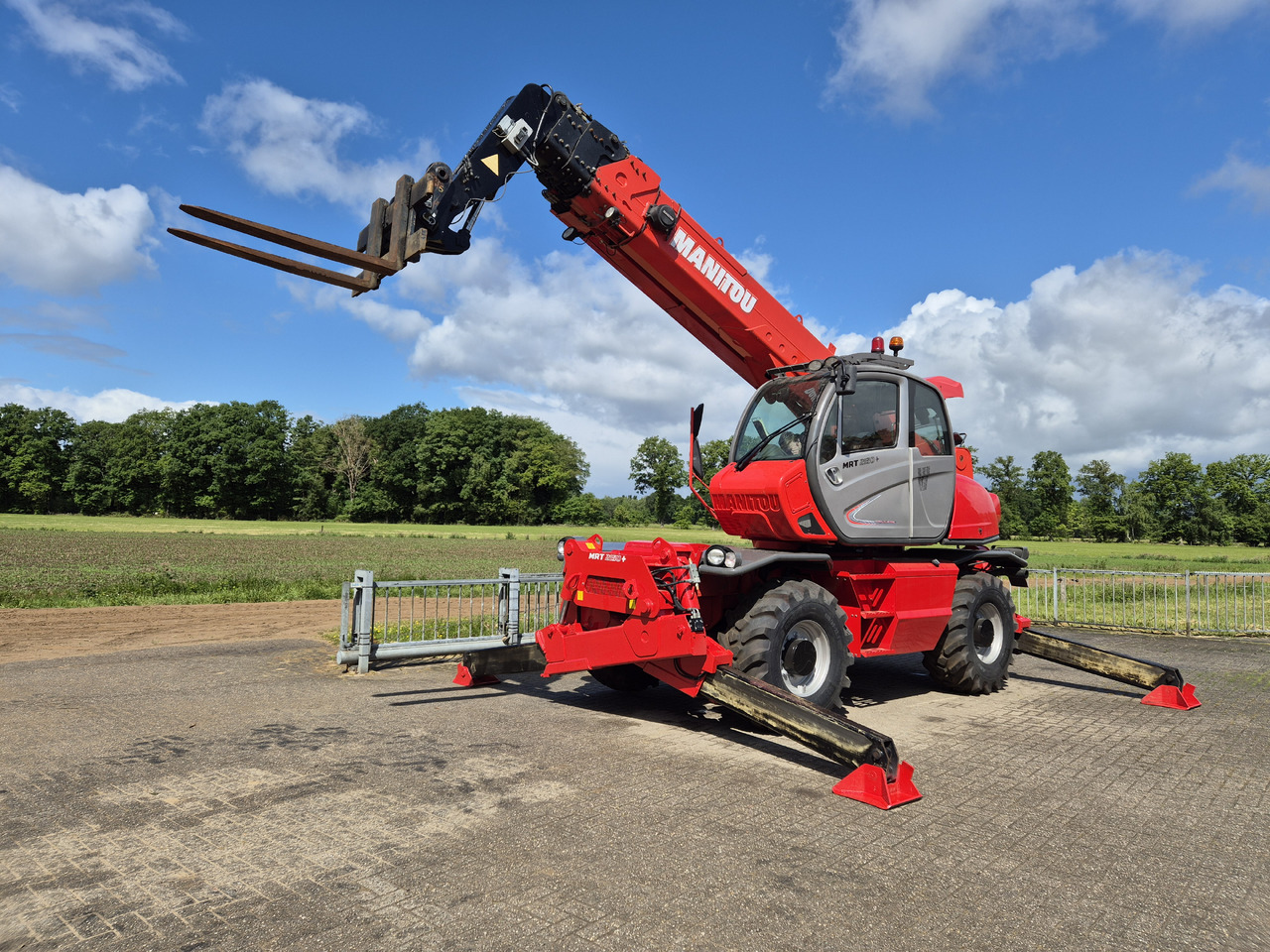 Manitou MRT 2150 plus privilege - رافعة تلسكوبية: صورة 1 Manitou MRT 2150 plus privilege - رافعة تلسكوبية: صورة 1