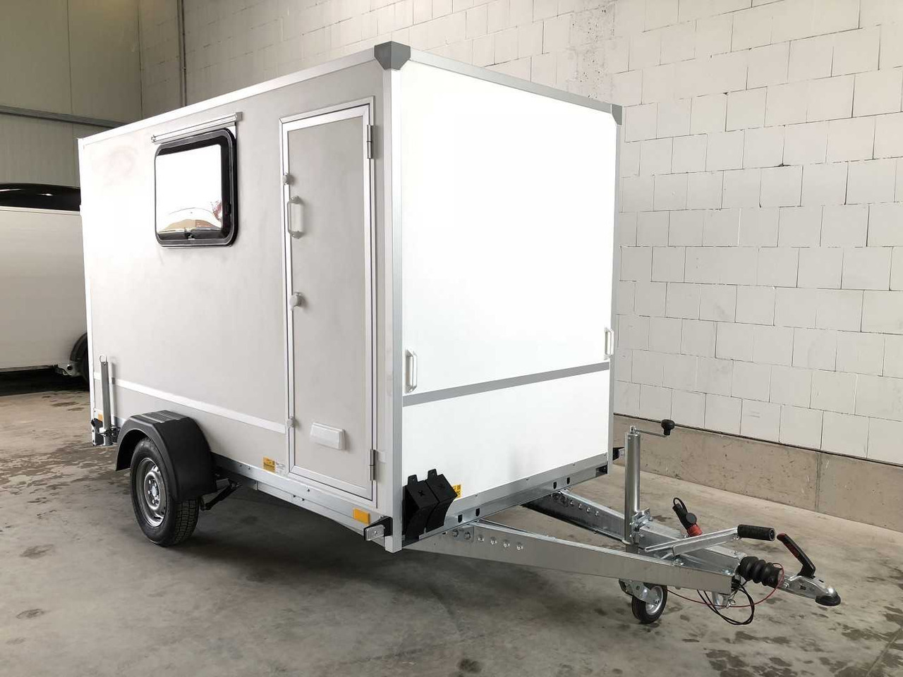 BLYSS F1330HD Rampe Tür 2 Fenster Kofferanhänger - مقطورة صندوق مغلق: صورة 4 BLYSS F1330HD Rampe Tür 2 Fenster Kofferanhänger - مقطورة صندوق مغلق: صورة 4