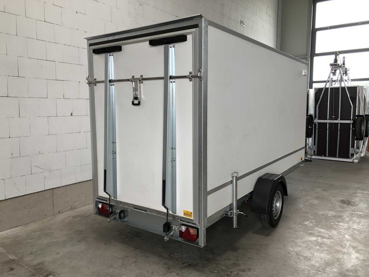 BLYSS F1336HD Rampe Kofferanhänger - مقطورة صندوق مغلق: صورة 4 BLYSS F1336HD Rampe Kofferanhänger - مقطورة صندوق مغلق: صورة 4