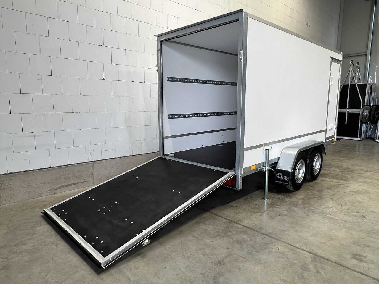 BLYSS F2736HTD Rampe Seitentür Kofferanhänger - مقطورة صندوق مغلق: صورة 4 BLYSS F2736HTD Rampe Seitentür Kofferanhänger - مقطورة صندوق مغلق: صورة 4