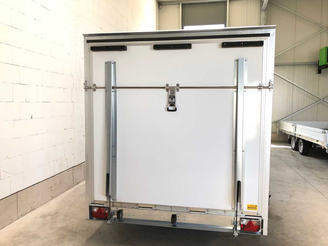 BLYSS F2741HT Rampe Kofferanhänger - مقطورة صندوق مغلق: صورة 4 BLYSS F2741HT Rampe Kofferanhänger - مقطورة صندوق مغلق: صورة 4