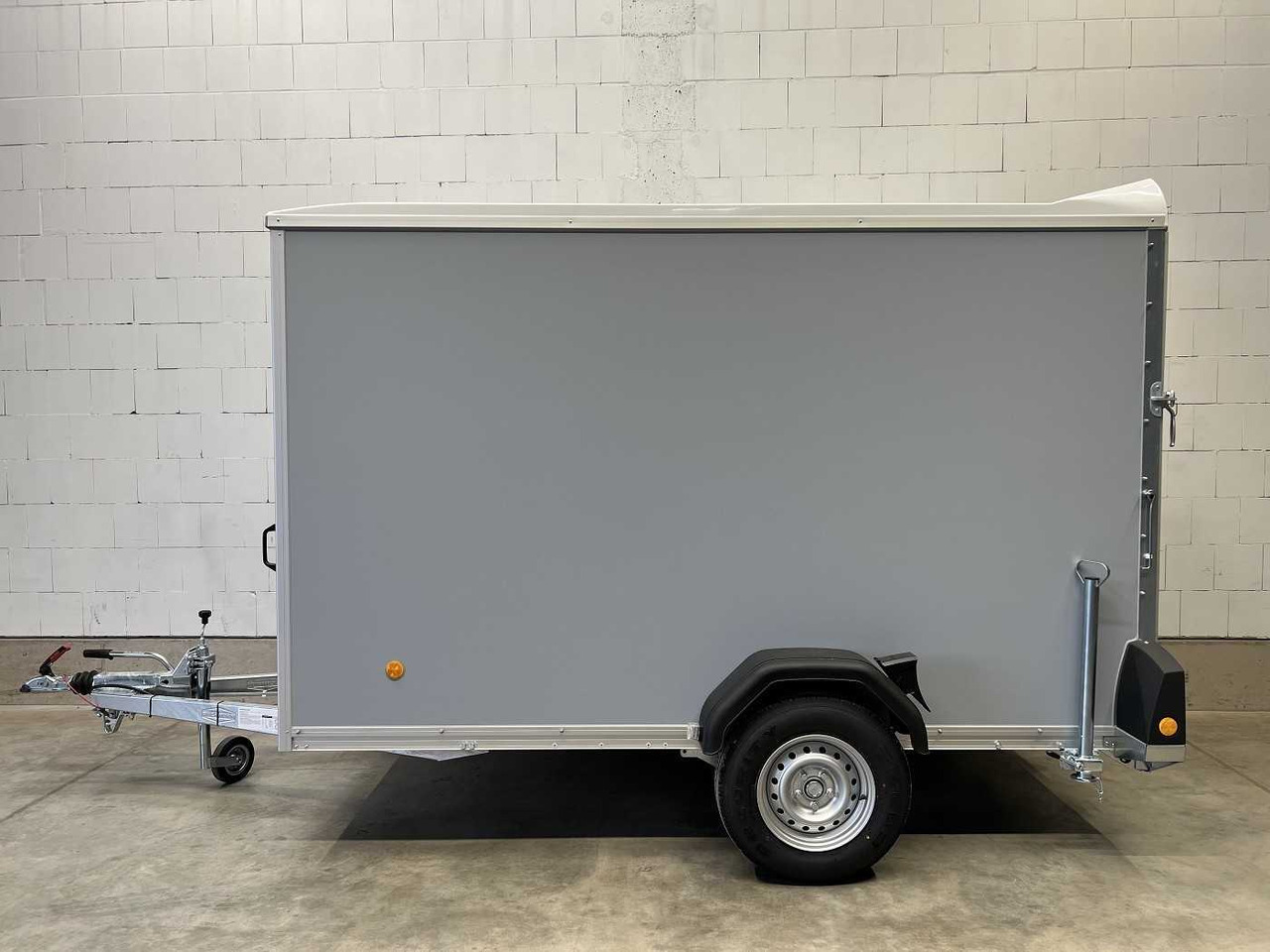 BOECKMANN KT 3015/15 M F Tür TKL Stützen Kofferanhänger - مقطورة صندوق مغلق: صورة 3 BOECKMANN KT 3015/15 M F Tür TKL Stützen Kofferanhänger - مقطورة صندوق مغلق: صورة 3