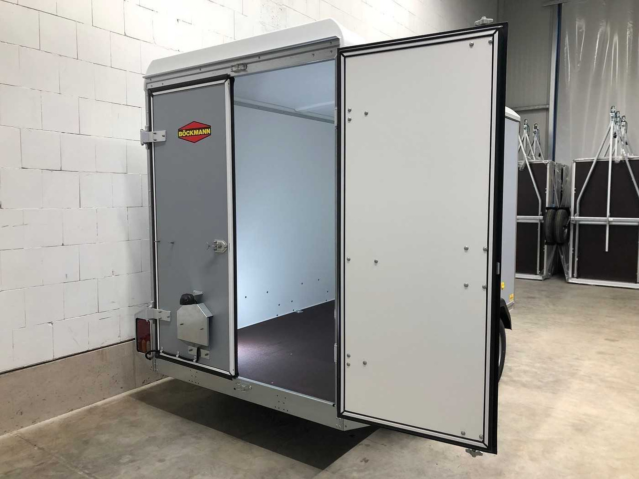 BOECKMANN KT 3015/20 M F Kofferanhänger - مقطورة صندوق مغلق: صورة 5 BOECKMANN KT 3015/20 M F Kofferanhänger - مقطورة صندوق مغلق: صورة 5