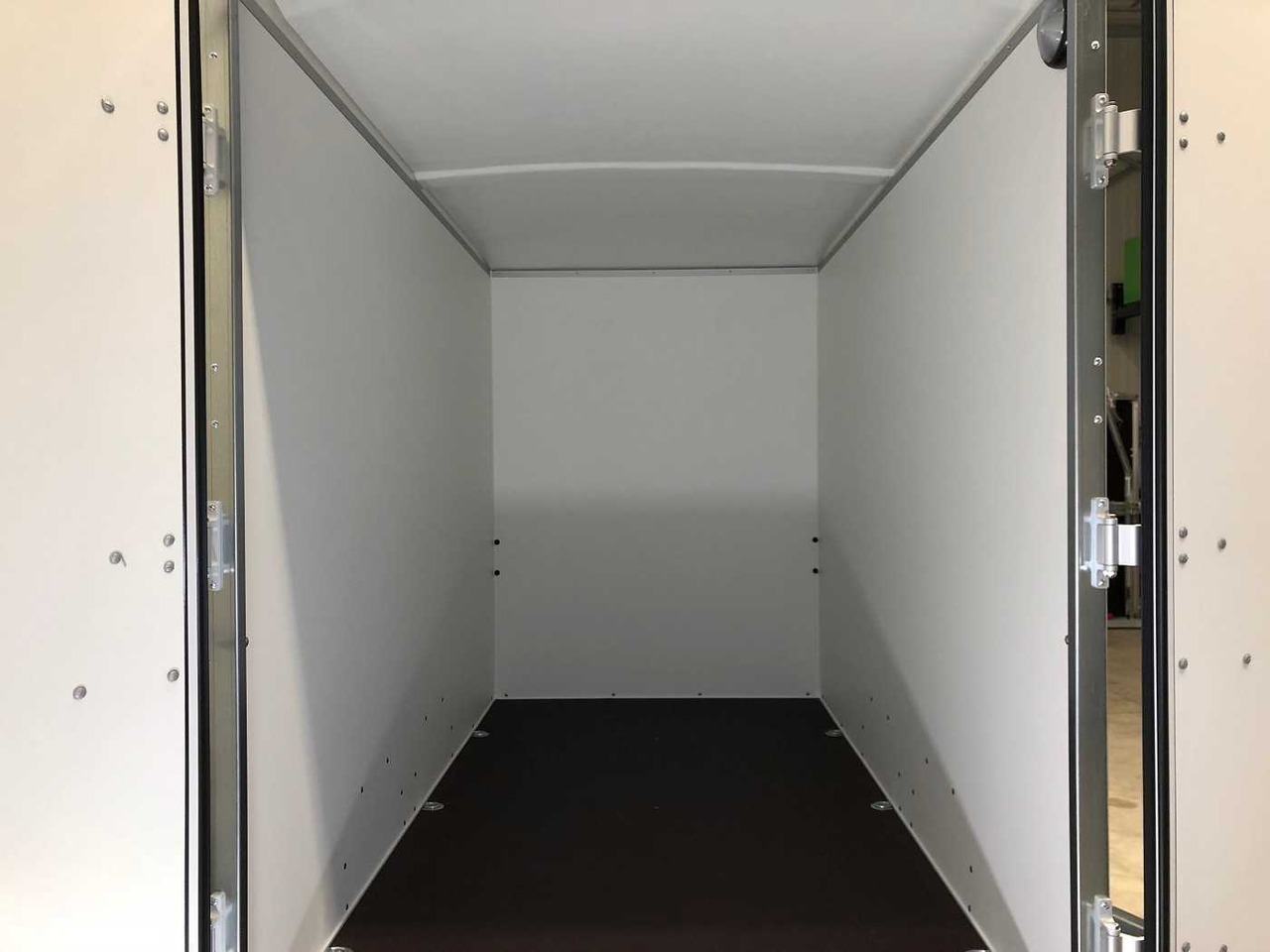BOECKMANN KT 3015/27 H F Kofferanhänger - مقطورة صندوق مغلق: صورة 5 BOECKMANN KT 3015/27 H F Kofferanhänger - مقطورة صندوق مغلق: صورة 5