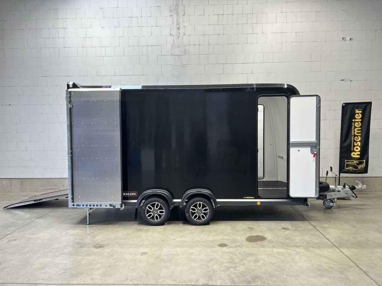 BRIAN_JAMES Box Van 600-4018-35-2-12-B Kofferanhänger - مقطورة صندوق مغلق: صورة 1 BRIAN_JAMES Box Van 600-4018-35-2-12-B Kofferanhänger - مقطورة صندوق مغلق: صورة 1