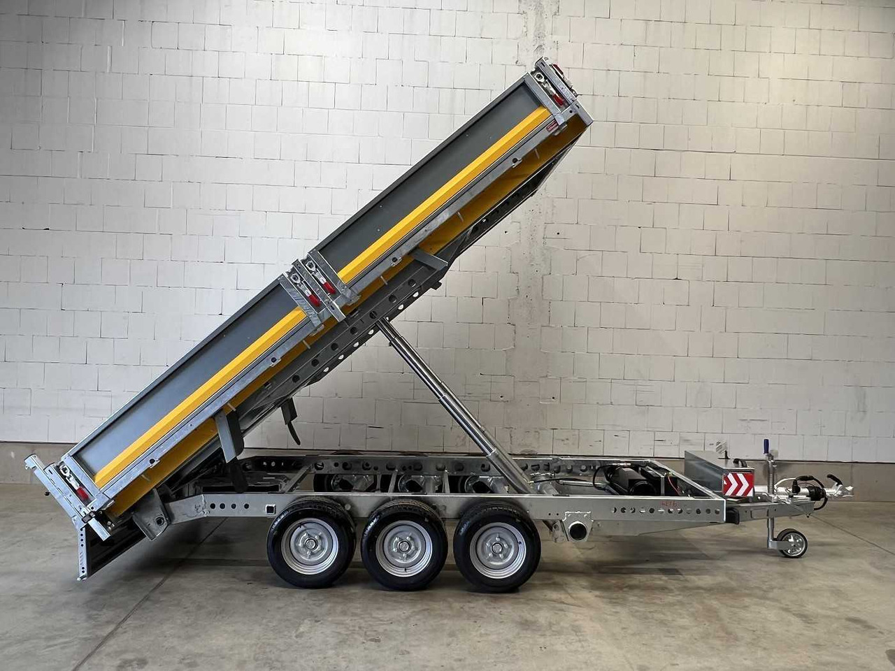 BRIAN_JAMES Cargo Tipper 2 3-Achser Rückwärtskipper - مقطورة قلاب: صورة 1 BRIAN_JAMES Cargo Tipper 2 3-Achser Rückwärtskipper - مقطورة قلاب: صورة 1