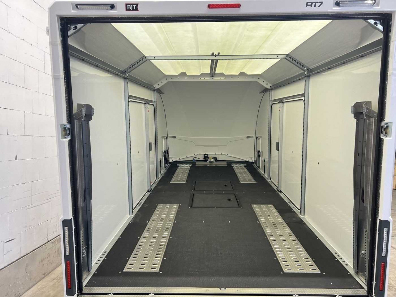 BRIAN_JAMES Race Transporter 7 Autotransporter geschlossen - مقطورة شحن نقل السيارات: صورة 5 BRIAN_JAMES Race Transporter 7 Autotransporter geschlossen - مقطورة شحن نقل السيارات: صورة 5