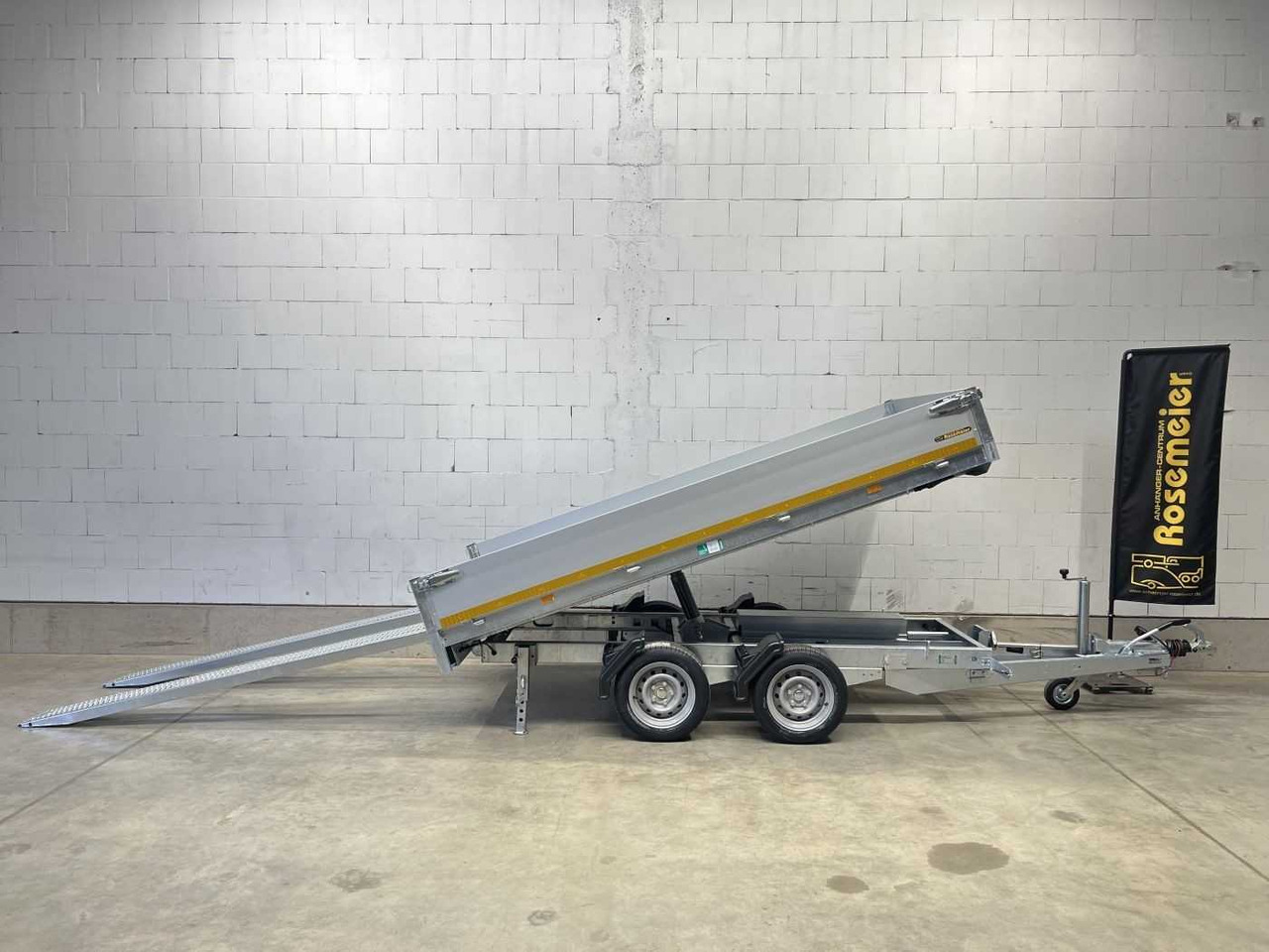 EDUARD 3116-4-1O3-2563-P Rückwärtskipper - مقطورة قلاب: صورة 1 EDUARD 3116-4-1O3-2563-P Rückwärtskipper - مقطورة قلاب: صورة 1