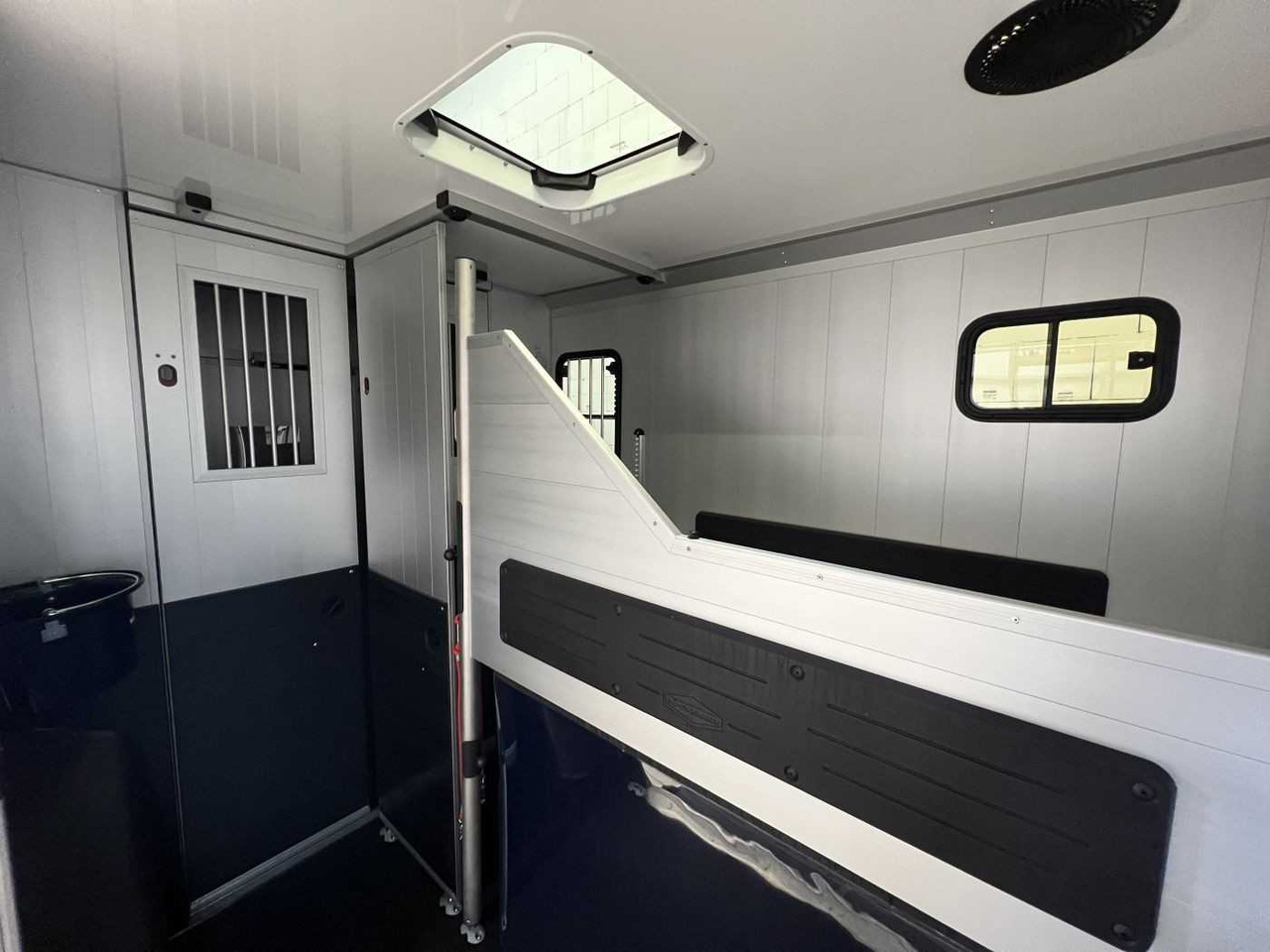 Fiat Böckmann Compact Stall LKW - شاحنة نقل خيل: صورة 4 Fiat Böckmann Compact Stall LKW - شاحنة نقل خيل: صورة 4
