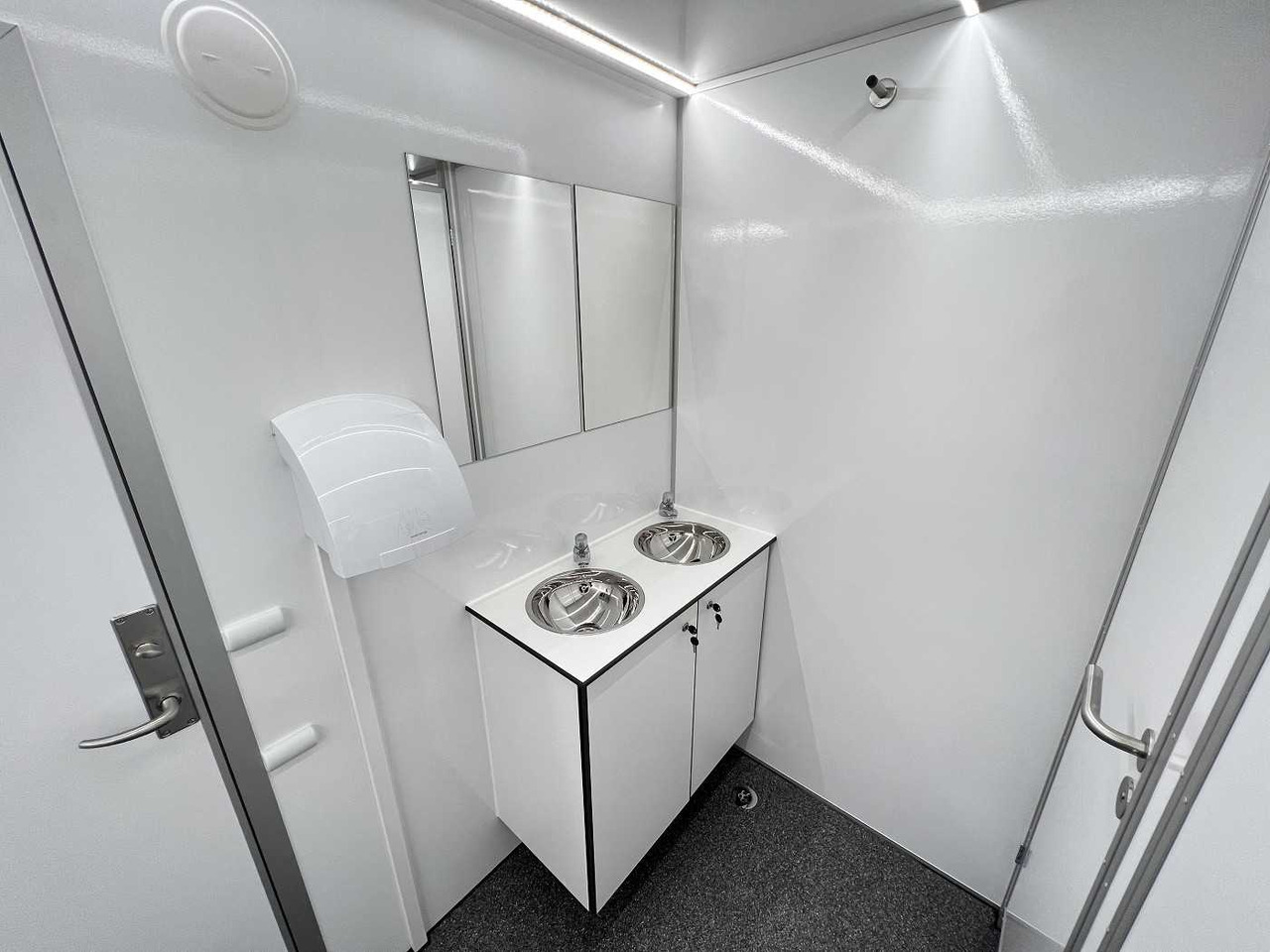 جديدة عربة مقطورة ROSEMEIER EW TA-NO 4 Damen, 2 Herren + 4 Urinale Toilettenanhänger: صورة 12
