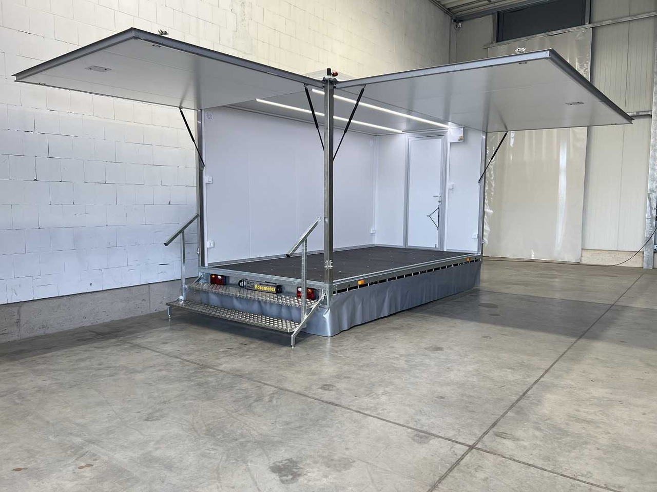ROSEMEIER VE HK E 27.4 Seiten+Heckklappe T Promotionanhänger - مقطورة بيع ( الأغذية): صورة 4 ROSEMEIER VE HK E 27.4 Seiten+Heckklappe T Promotionanhänger - مقطورة بيع ( الأغذية): صورة 4