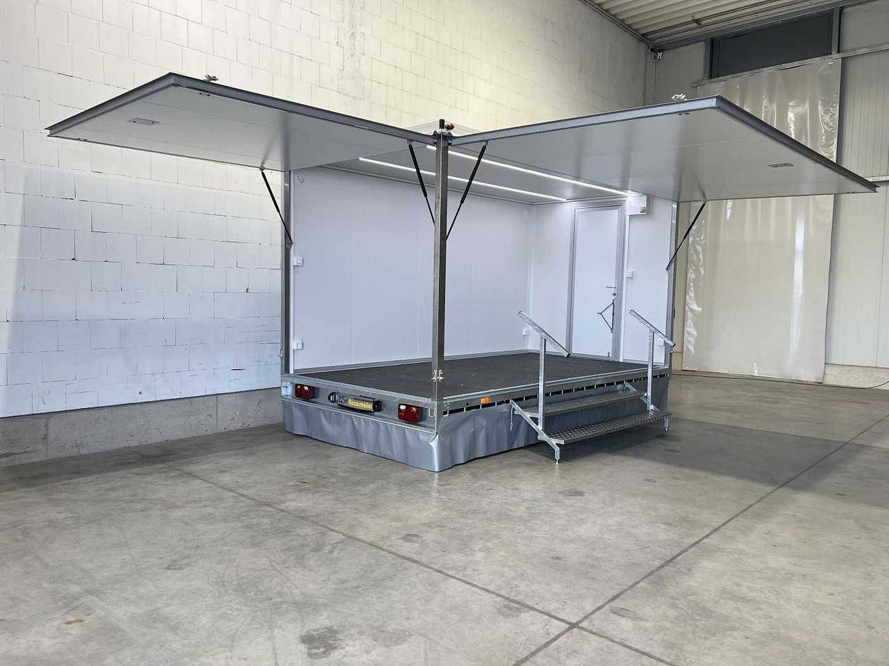 ROSEMEIER VE HK E 27.4 Seiten+Heckklappe T Promotionanhänger - مقطورة بيع ( الأغذية): صورة 2 ROSEMEIER VE HK E 27.4 Seiten+Heckklappe T Promotionanhänger - مقطورة بيع ( الأغذية): صورة 2