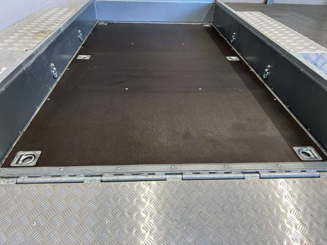 VARIANT 2715 M2 Maschinentransporter - مقطورة لنقل المعدات: صورة 4 VARIANT 2715 M2 Maschinentransporter - مقطورة لنقل المعدات: صورة 4