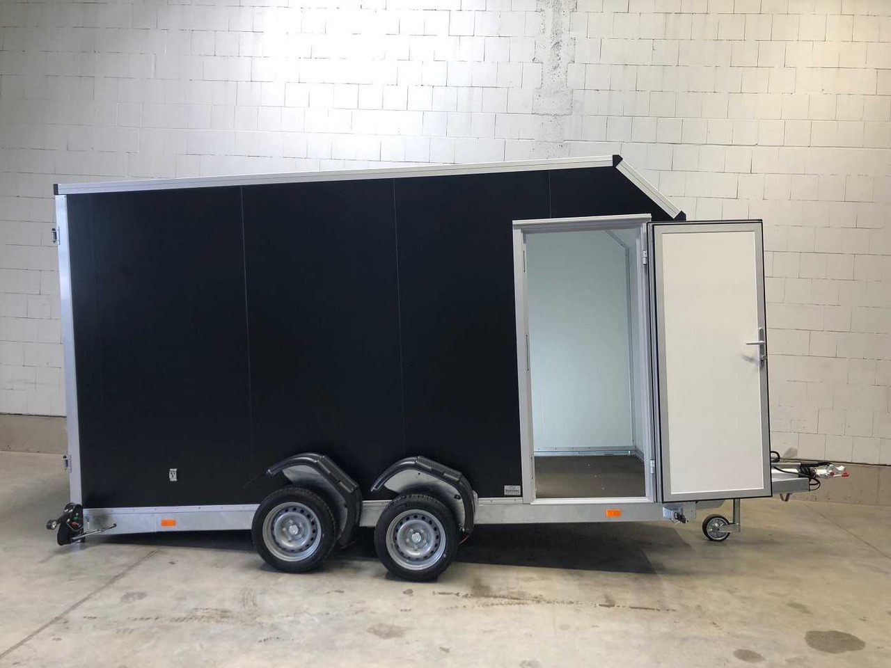 VEZEKO Husky FB K 35.40 SP EP Tür Kofferanhänger Absenker - مقطورة صندوق مغلق: صورة 3 VEZEKO Husky FB K 35.40 SP EP Tür Kofferanhänger Absenker - مقطورة صندوق مغلق: صورة 3