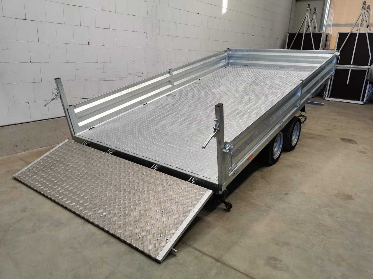 VEZEKO Juki 35.3 Multi Stahl Multidreiseitenkipper - مقطورة قلاب: صورة 2 VEZEKO Juki 35.3 Multi Stahl Multidreiseitenkipper - مقطورة قلاب: صورة 2