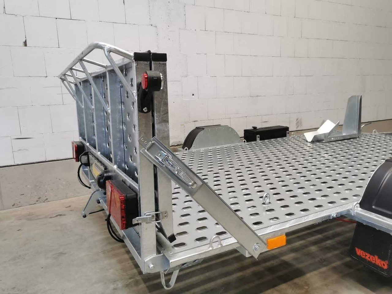 VEZEKO Motovan C 18+Box Autotransporter - مقطورة دراجة نارية: صورة 4 VEZEKO Motovan C 18+Box Autotransporter - مقطورة دراجة نارية: صورة 4