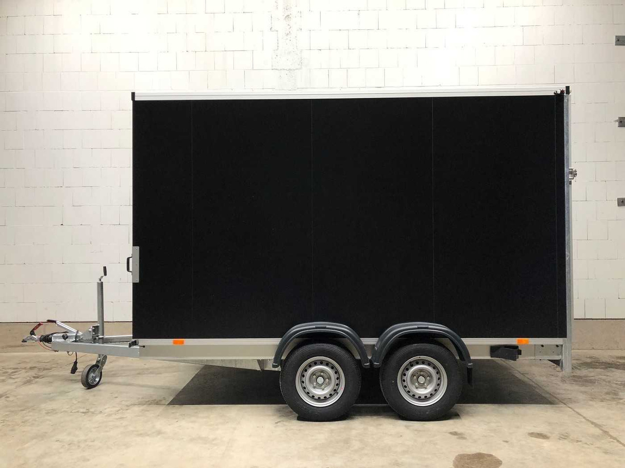 VEZEKO TK C 27.35 Rampe Kofferanhänger - مقطورة صندوق مغلق: صورة 4 VEZEKO TK C 27.35 Rampe Kofferanhänger - مقطورة صندوق مغلق: صورة 4