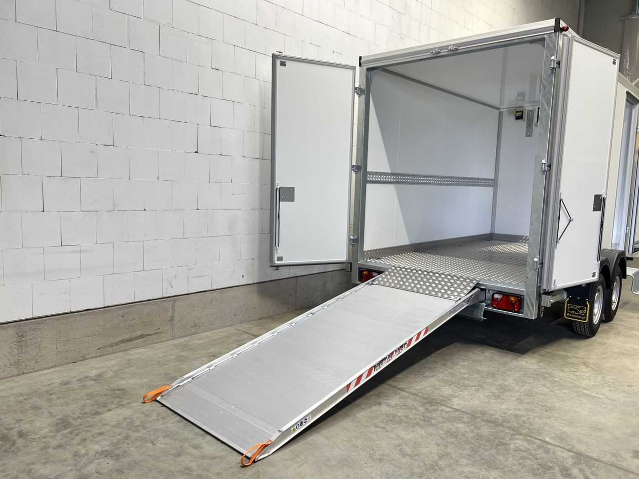 VEZEKO TK C 30.35 KH Rampe ausziehbar Kühlanhänger - مقطورة فريزر: صورة 4 VEZEKO TK C 30.35 KH Rampe ausziehbar Kühlanhänger - مقطورة فريزر: صورة 4