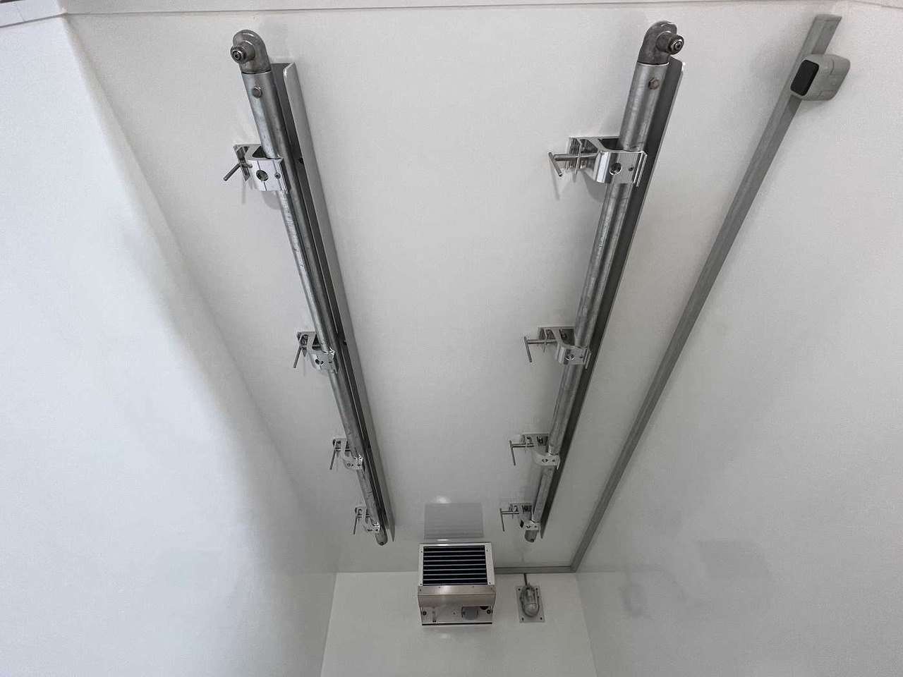 WM MEYER AZK 3030/156 Rohrbahn Kühlanhänger - مقطورة فريزر: صورة 3 WM MEYER AZK 3030/156 Rohrbahn Kühlanhänger - مقطورة فريزر: صورة 3