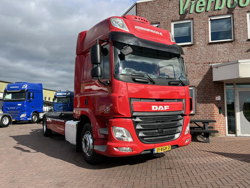 DAF CF 290 4X2 EURO6 SPACECAB RENOVA / VANGMUIL / LAADKLEP / TOP STAAT - شاحنات الحاويات / جسم علوي قابل للتغيير شاحنة: صورة 1 DAF CF 290 4X2 EURO6 SPACECAB RENOVA / VANGMUIL / LAADKLEP / TOP STAAT - شاحنات الحاويات / جسم علوي قابل للتغيير شاحنة: صورة 1