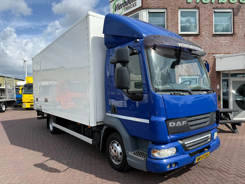 DAF LF 45.160 LF45-160 EEV Koffer mit Ladebordwand 8.300KG - شاحنة مقفلة: صورة 1 DAF LF 45.160 LF45-160 EEV Koffer mit Ladebordwand 8.300KG - شاحنة مقفلة: صورة 1
