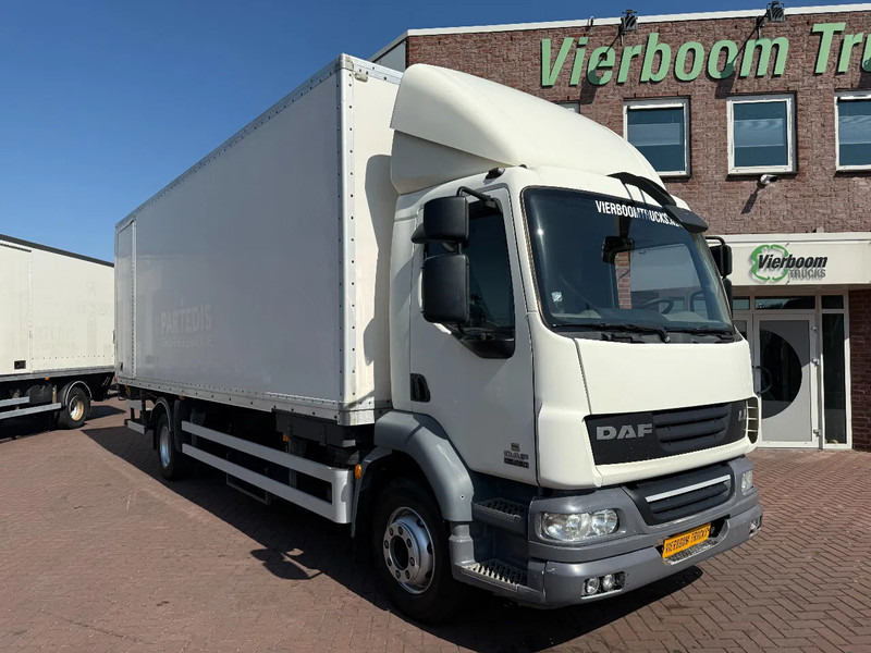 DAF LF 55.250 LF55-250 Box with lift / Manual gearbox Euro5 - شاحنة مقفلة: صورة 1 DAF LF 55.250 LF55-250 Box with lift / Manual gearbox Euro5 - شاحنة مقفلة: صورة 1