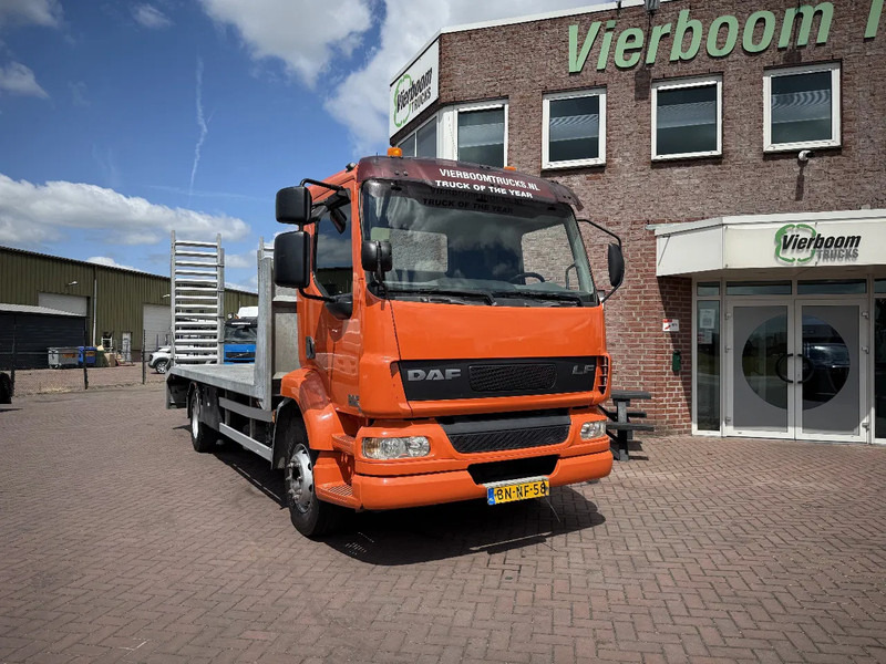 DAF LF55-180 Machinetransporter / 6 cilinder / Manual / 7m / 8.530 KG Payload - شاحنة نقل سيارات شاحنة: صورة 1 DAF LF55-180 Machinetransporter / 6 cilinder / Manual / 7m / 8.530 KG Payload - شاحنة نقل سيارات شاحنة: صورة 1