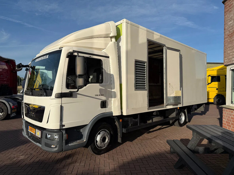 MAN TGL TGL 8.180 Euro6 Bakwagen met laadklep / Werkplaats / Vangmuil / Licht en lucht - شاحنة مقفلة: صورة 5 MAN TGL TGL 8.180 Euro6 Bakwagen met laadklep / Werkplaats / Vangmuil / Licht en lucht - شاحنة مقفلة: صورة 5