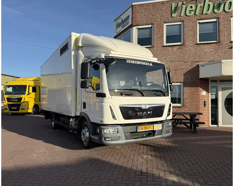 MAN TGL TGL 8.180 Euro6 Bakwagen met laadklep / Werkplaats / Vangmuil / Licht en lucht - شاحنة مقفلة: صورة 1 MAN TGL TGL 8.180 Euro6 Bakwagen met laadklep / Werkplaats / Vangmuil / Licht en lucht - شاحنة مقفلة: صورة 1