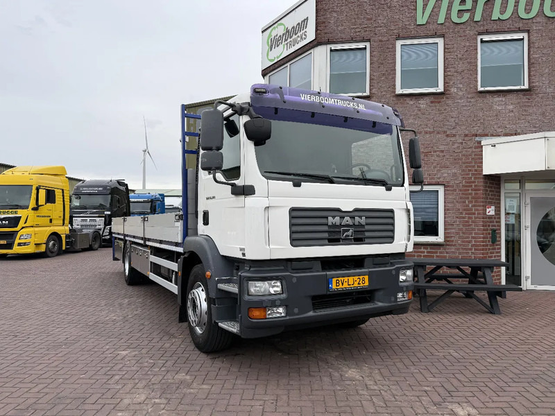 MAN TGM 18.280 TGM 18.280 4X2 manual gearbox / only 213tkm / New condition - شاحنات مسطحة: صورة 1 MAN TGM 18.280 TGM 18.280 4X2 manual gearbox / only 213tkm / New condition - شاحنات مسطحة: صورة 1