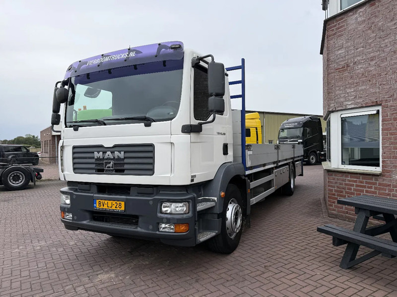 MAN TGM 18.280 TGM 18.280 4X2 manual gearbox / only 213tkm / New condition - شاحنات مسطحة: صورة 2 MAN TGM 18.280 TGM 18.280 4X2 manual gearbox / only 213tkm / New condition - شاحنات مسطحة: صورة 2