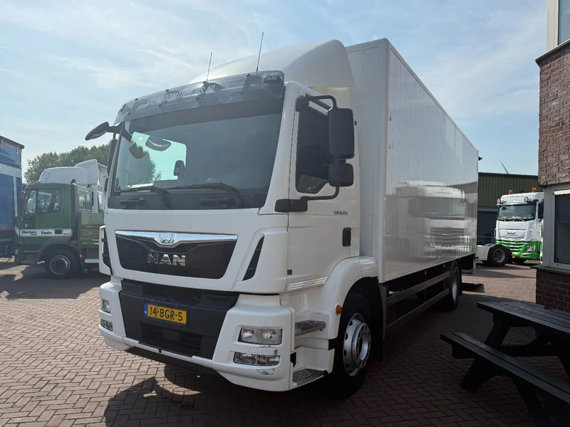 MAN TGM TGM 18.250 4X2 BL Koffer mit 2T Ladebordwand TOP NL TRUCK - شاحنة مقفلة: صورة 2 MAN TGM TGM 18.250 4X2 BL Koffer mit 2T Ladebordwand TOP NL TRUCK - شاحنة مقفلة: صورة 2