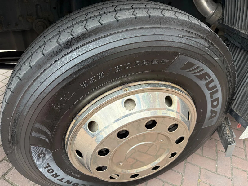 Mercedes-Benz Axor 1824 Axor 1824L mit 7.70m Koffer und Ladebordwand - شاحنة مقفلة: صورة 4 Mercedes-Benz Axor 1824 Axor 1824L mit 7.70m Koffer und Ladebordwand - شاحنة مقفلة: صورة 4