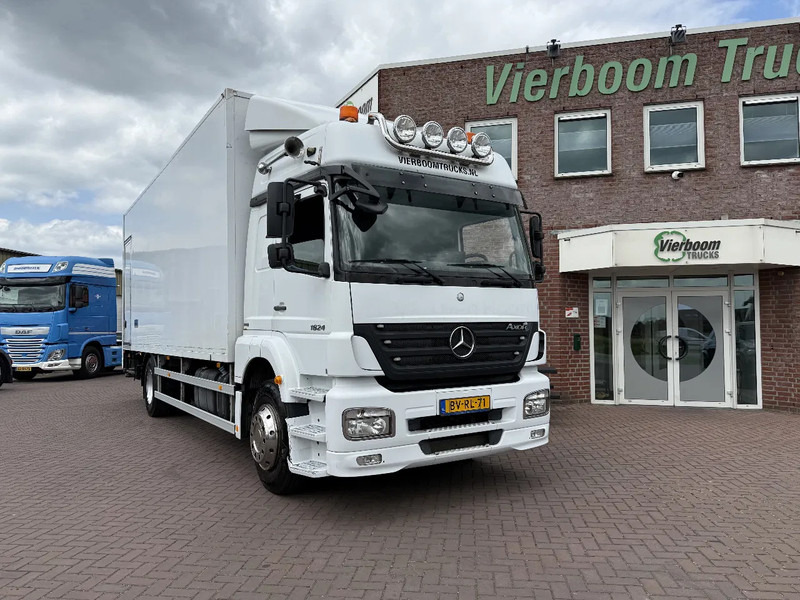 Mercedes-Benz Axor 1824 Axor 1824L mit 7.70m Koffer und Ladebordwand - شاحنة مقفلة: صورة 1 Mercedes-Benz Axor 1824 Axor 1824L mit 7.70m Koffer und Ladebordwand - شاحنة مقفلة: صورة 1