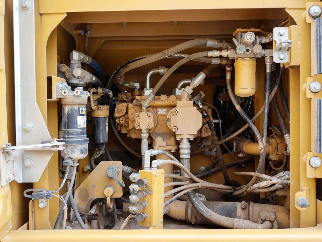حفار زحاف CATERPILLAR 320F: صورة 33