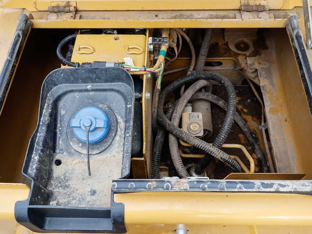حفار زحاف CATERPILLAR 320F: صورة 25