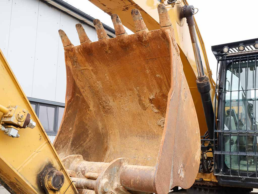 حفار زحاف CATERPILLAR 320F: صورة 19