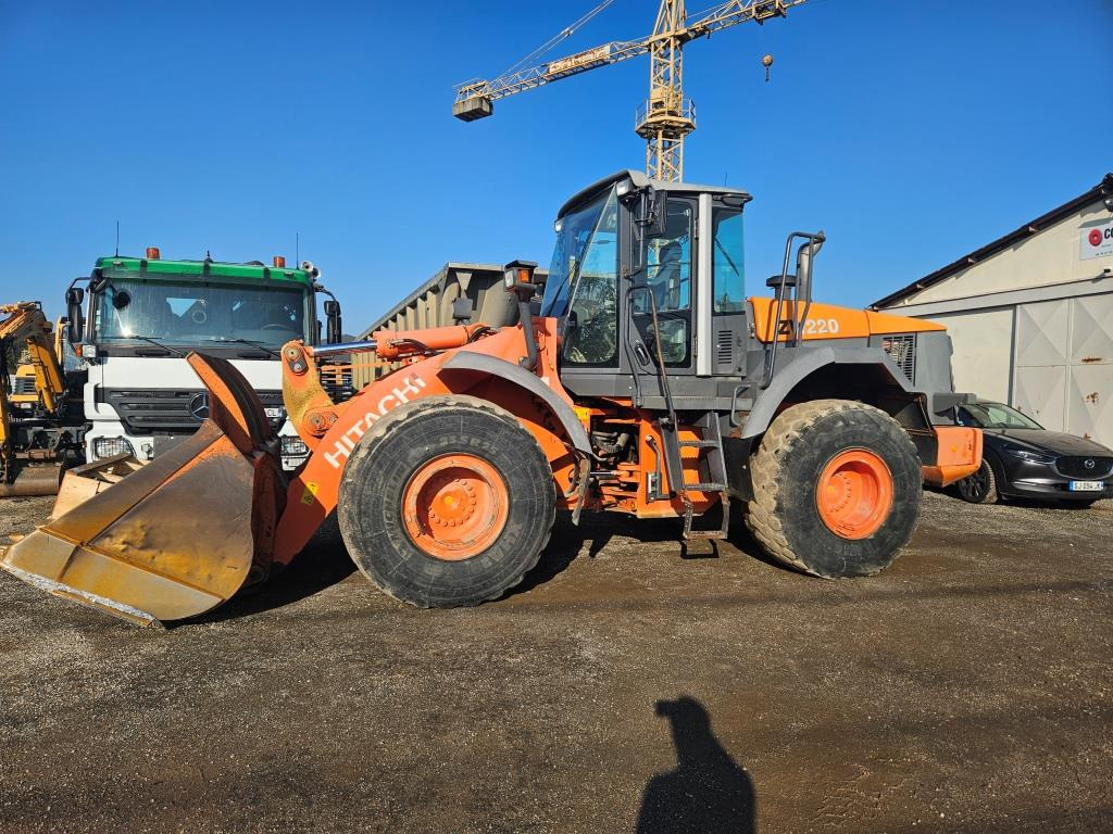 HITACHI ZW 220 - اللودر بعجل: صورة 2 HITACHI ZW 220 - اللودر بعجل: صورة 2