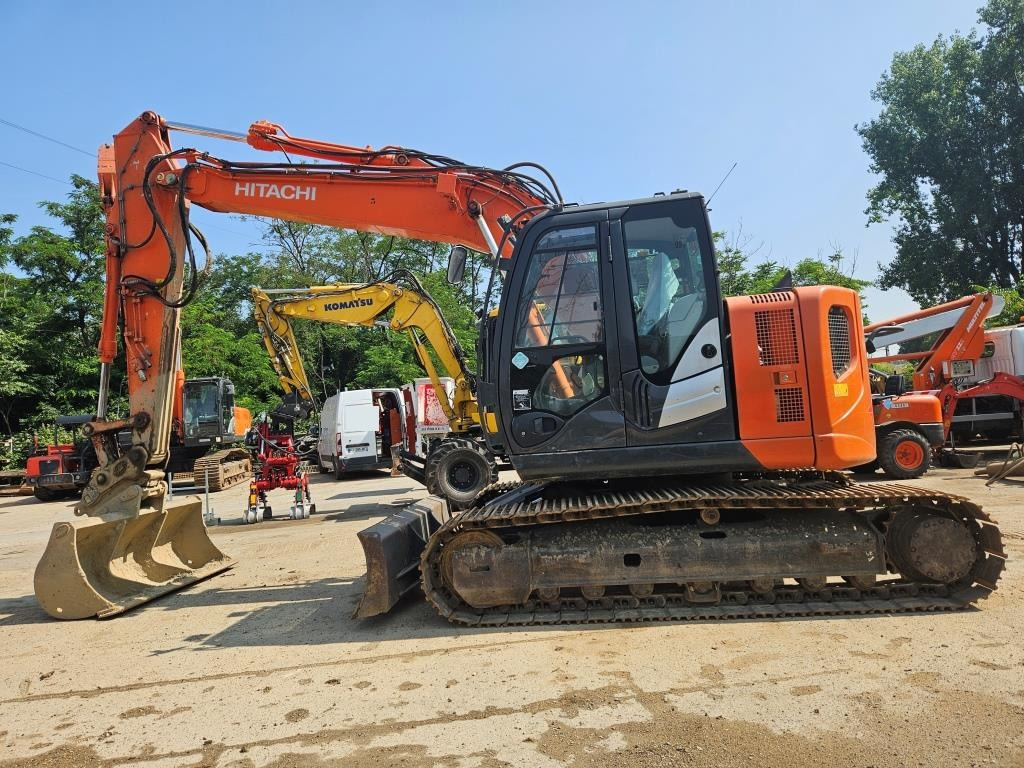 HITACHI ZX 135 US - حفار زحاف: صورة 1 HITACHI ZX 135 US - حفار زحاف: صورة 1