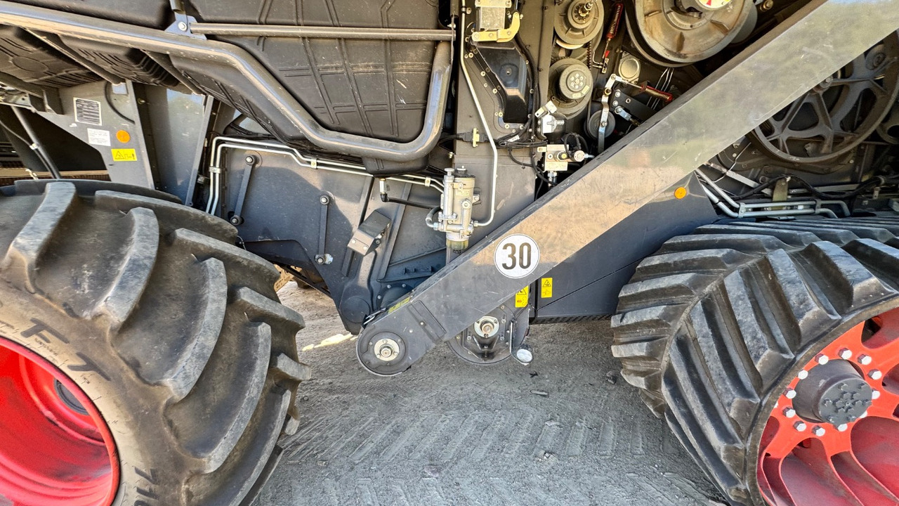 حصادة موحَّدة CLAAS Lexion 6900 TerraTrac 890 full Options: صورة 8 حصادة موحَّدة CLAAS Lexion 6900 TerraTrac 890 full Options: صورة 8