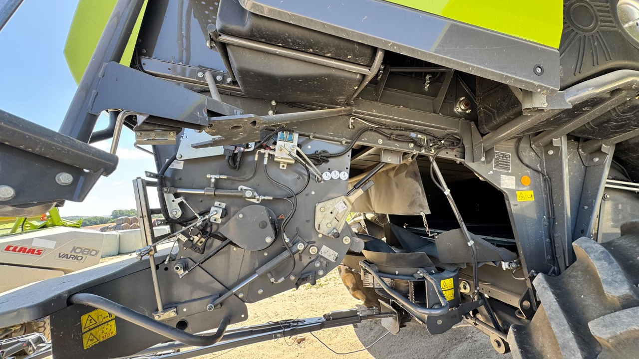 حصادة موحَّدة CLAAS Lexion 6900 TerraTrac 890 full Options: صورة 10 حصادة موحَّدة CLAAS Lexion 6900 TerraTrac 890 full Options: صورة 10