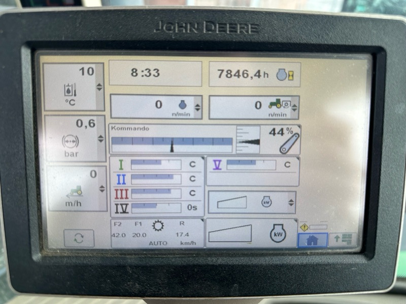 John Deere 8260R AutoPowr - جرار: صورة 2 John Deere 8260R AutoPowr - جرار: صورة 2