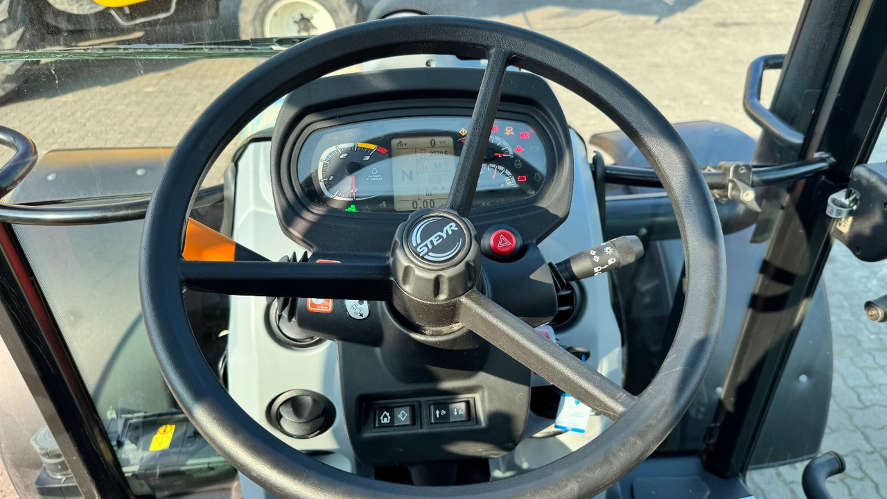 Steyr 4095 Kompakt Ecotech - جرار: صورة 5 Steyr 4095 Kompakt Ecotech - جرار: صورة 5