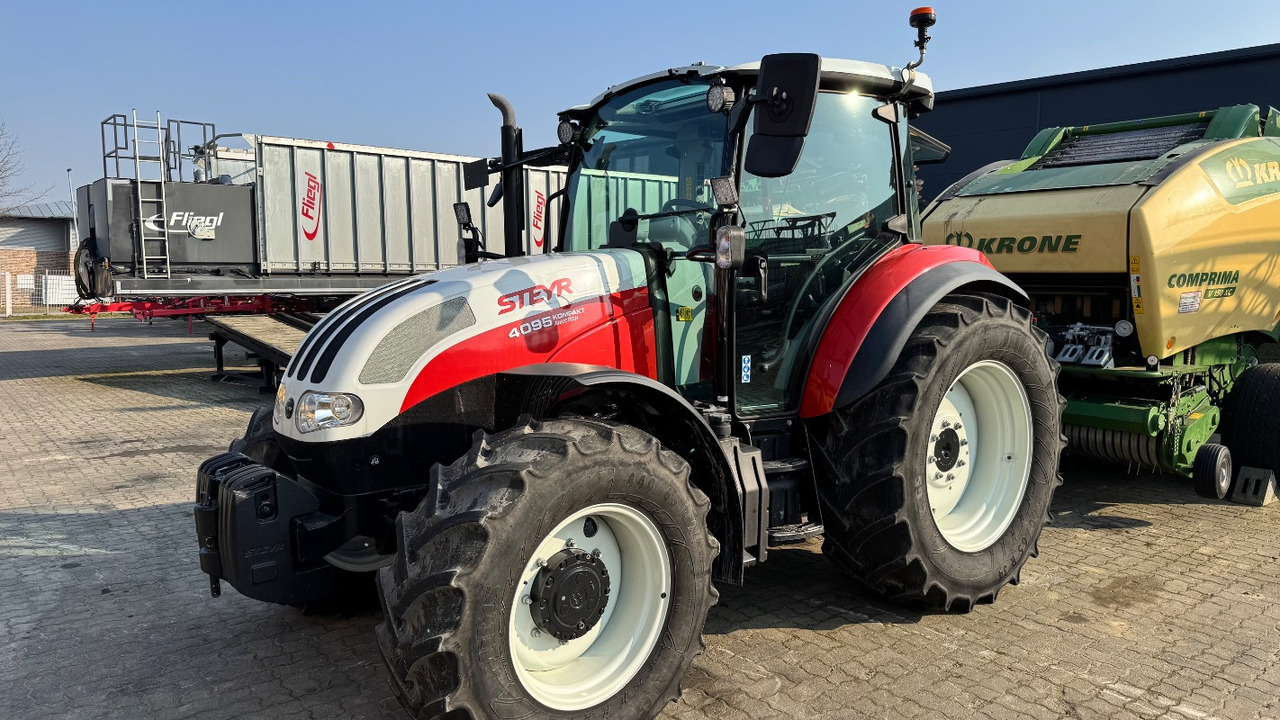 Steyr 4095 Kompakt Ecotech - جرار: صورة 1 Steyr 4095 Kompakt Ecotech - جرار: صورة 1