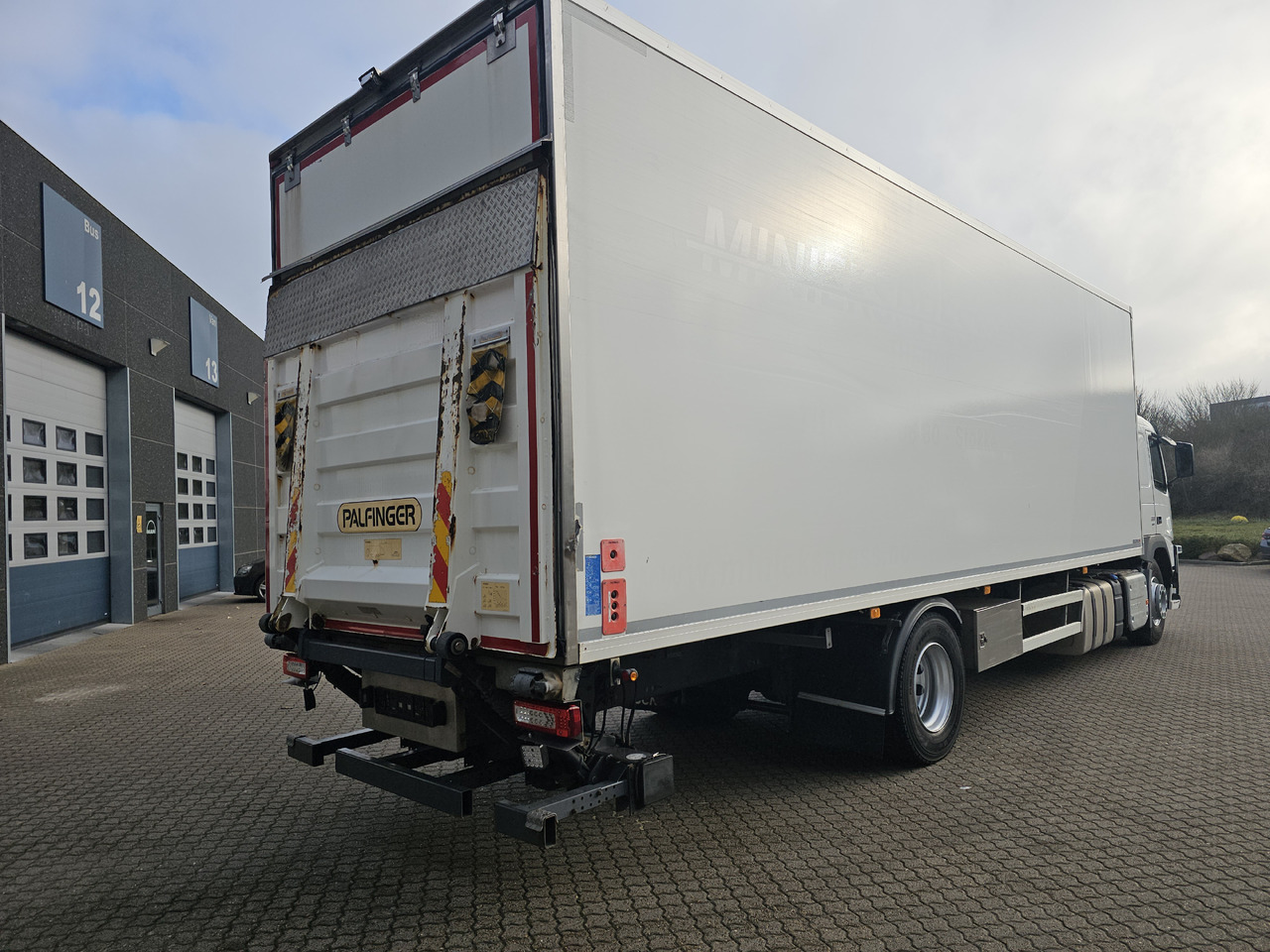 Volvo FM330 - شاحنة الفريزر: صورة 3 Volvo FM330 - شاحنة الفريزر: صورة 3