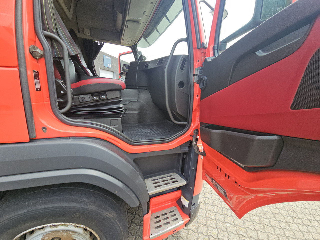 شاحنة مقفلة Volvo FM340: صورة 15