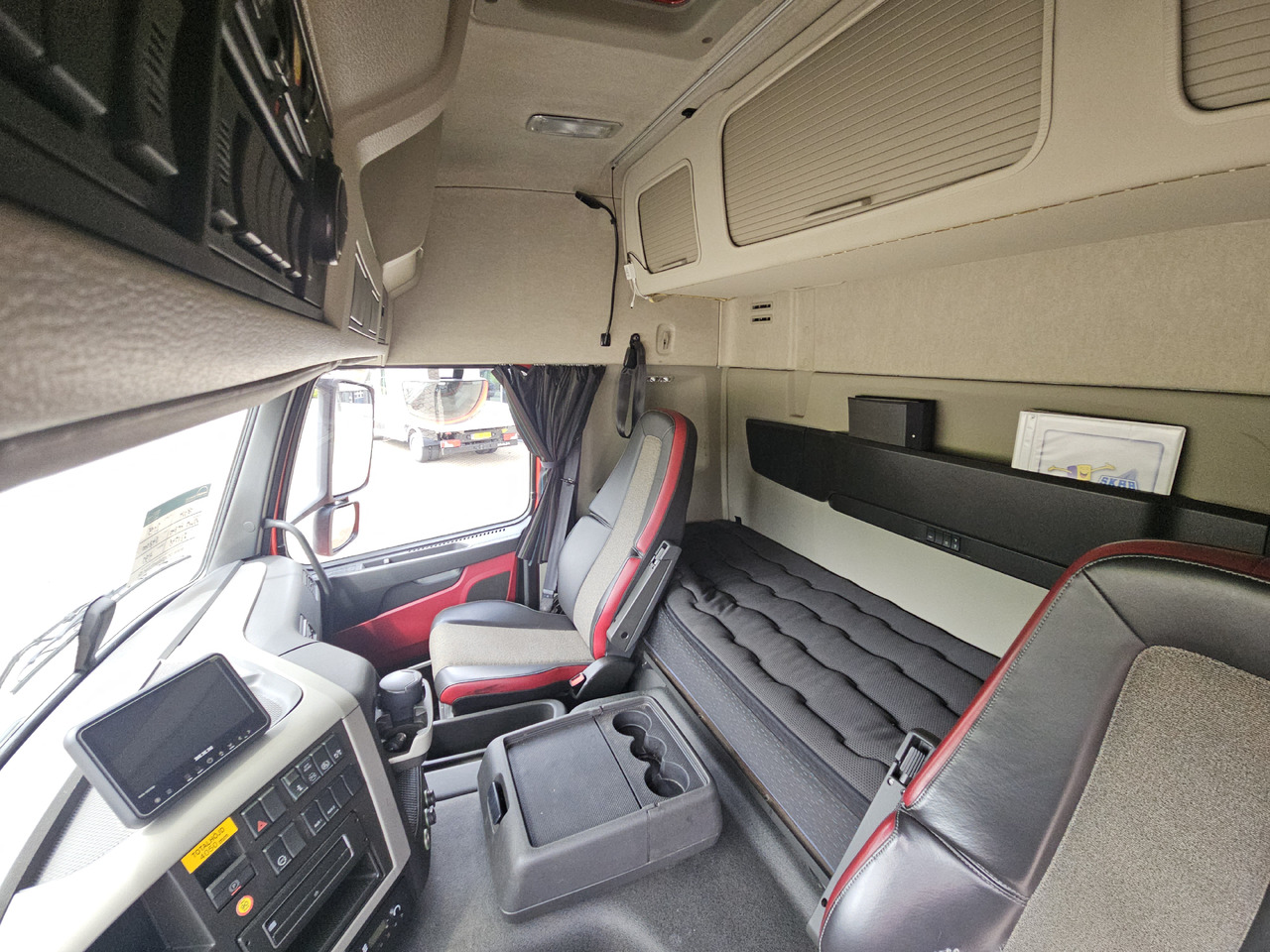 Volvo FM340 - شاحنة مقفلة: صورة 5 Volvo FM340 - شاحنة مقفلة: صورة 5